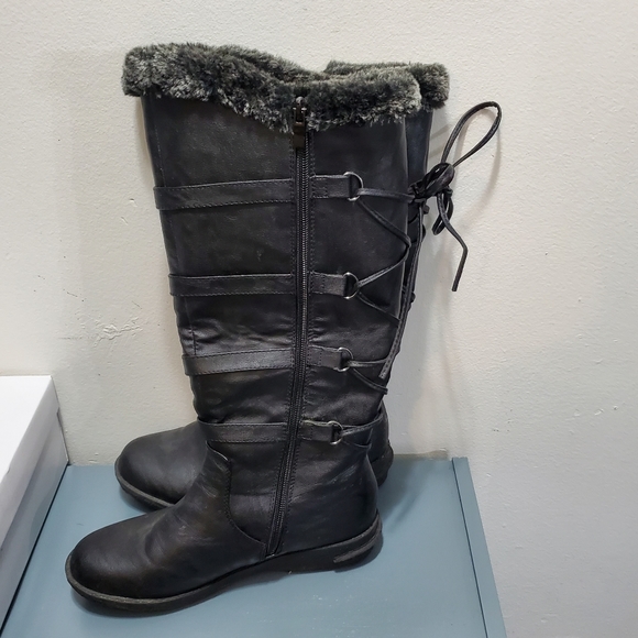 Winter Boots - Picture 3 of 5